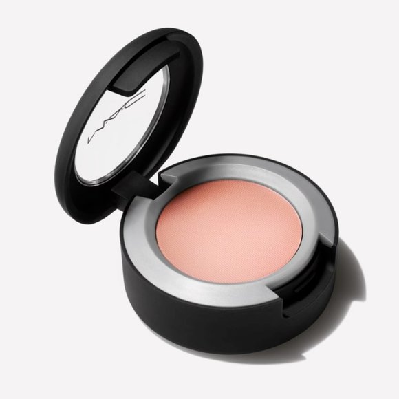 MAC POWDER KISS EYESHADOW "BEST OF ME" - Picture 2 of 3